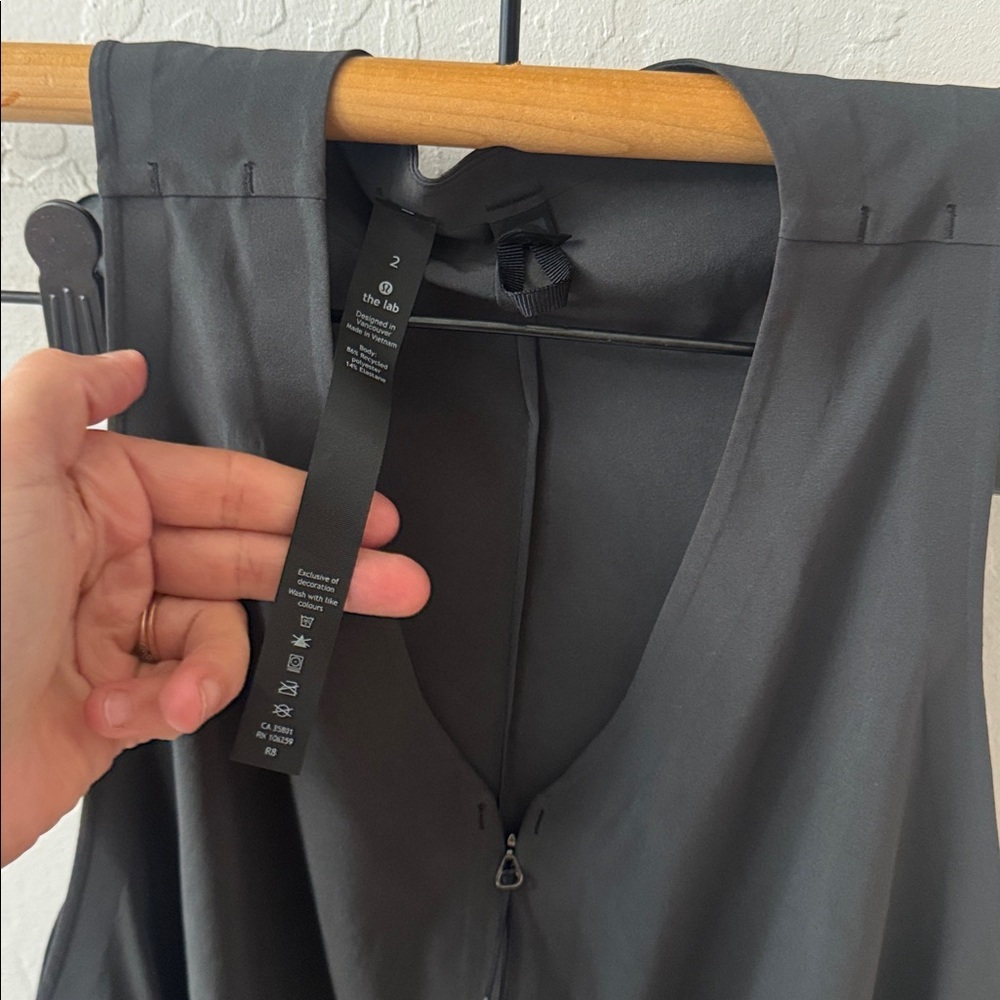 Lululemon LAB Vindur Onesie Jumpsuit Gray Zip Up Front Women's 2 - Picture 5 of 9